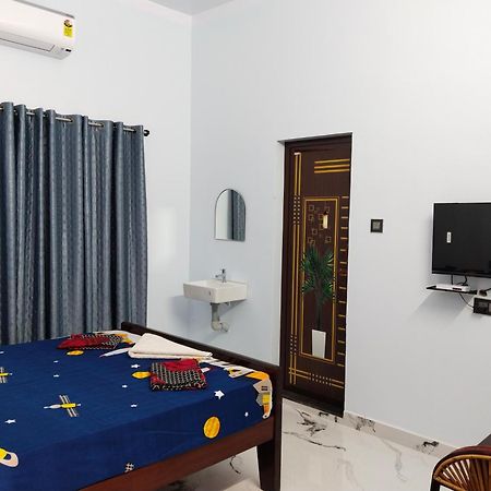 Hotel Vedhav Residency Kanyakumari Esterno foto