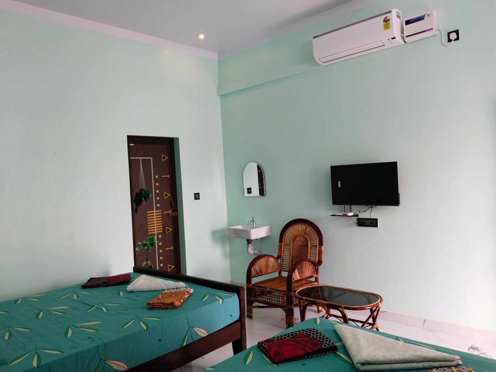 Hotel Vedhav Residency Kanyakumari Esterno foto