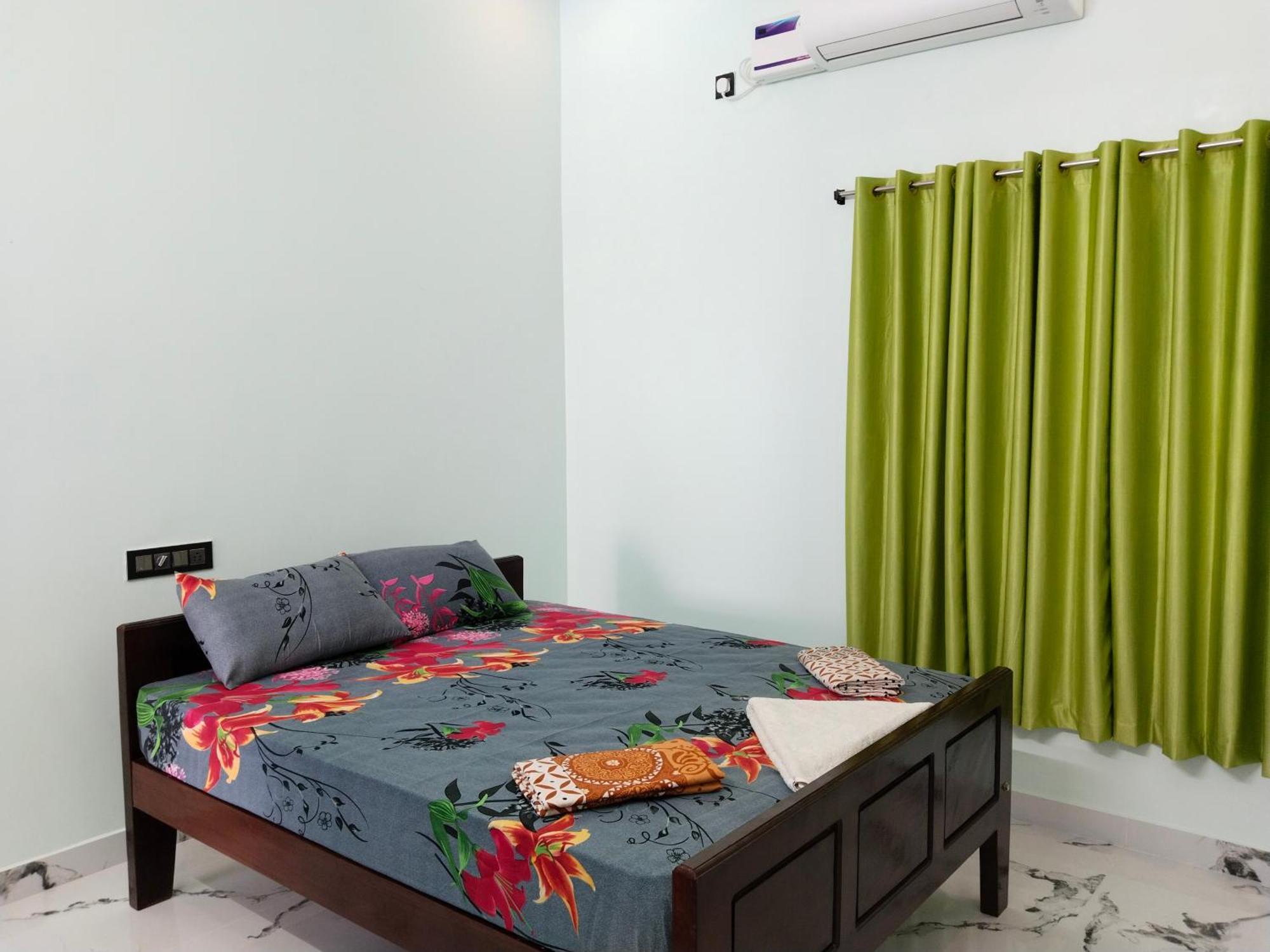 Hotel Vedhav Residency Kanyakumari Esterno foto