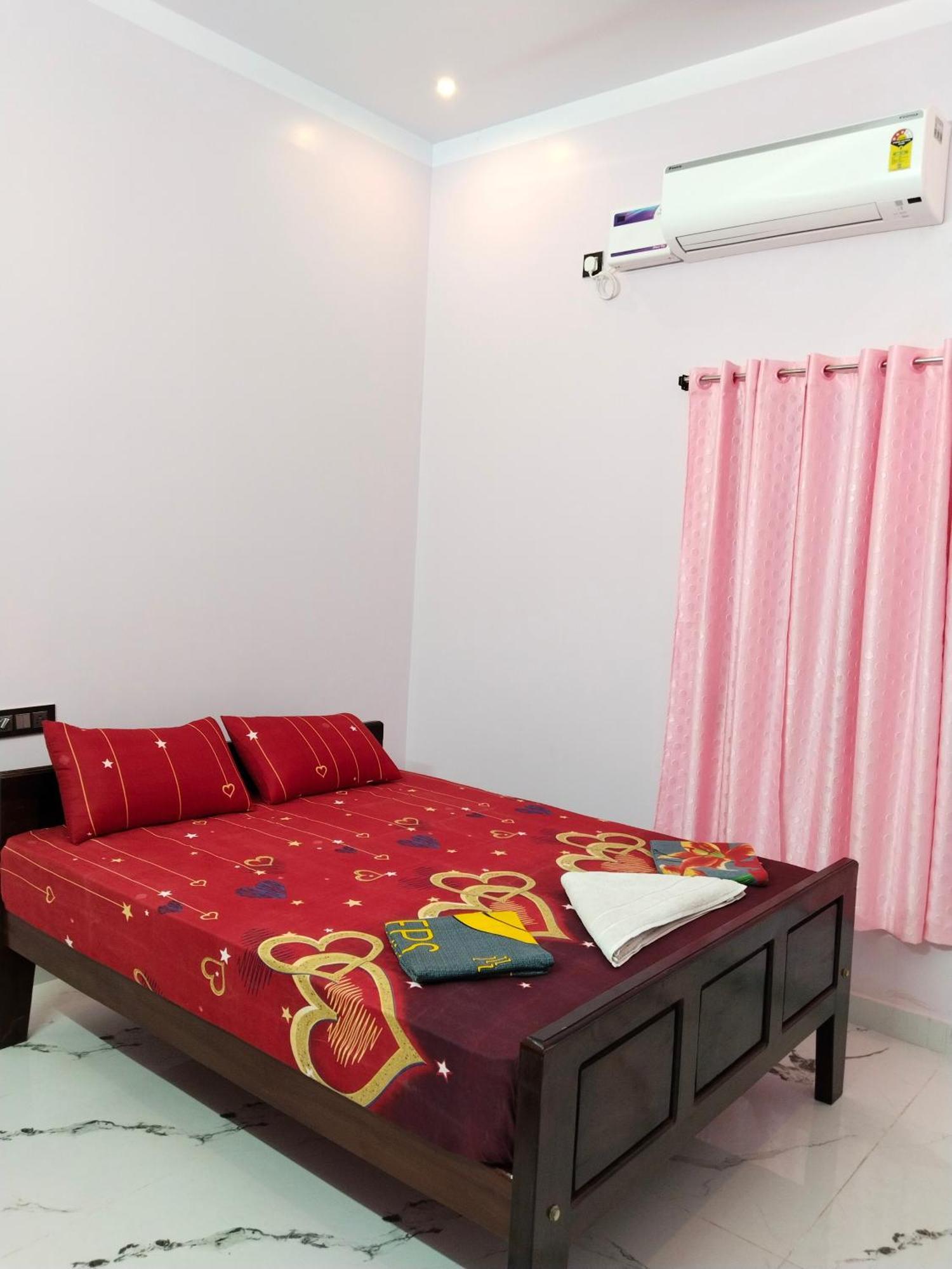 Hotel Vedhav Residency Kanyakumari Esterno foto