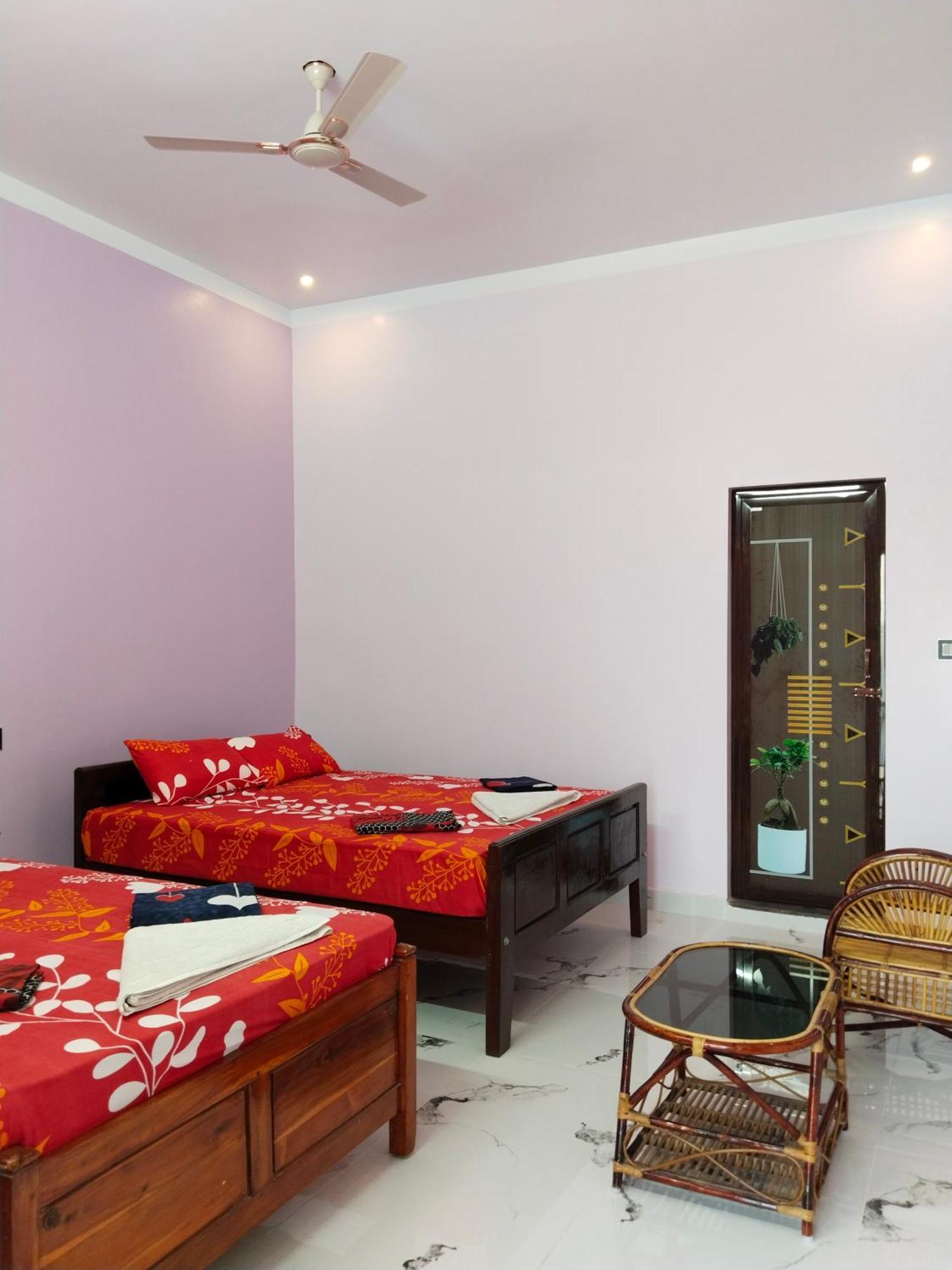 Hotel Vedhav Residency Kanyakumari Esterno foto