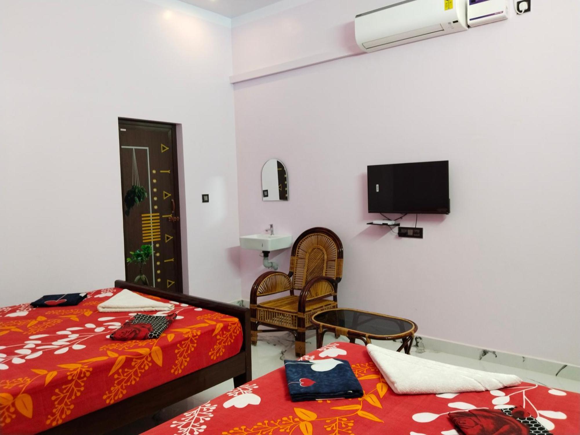 Hotel Vedhav Residency Kanyakumari Esterno foto