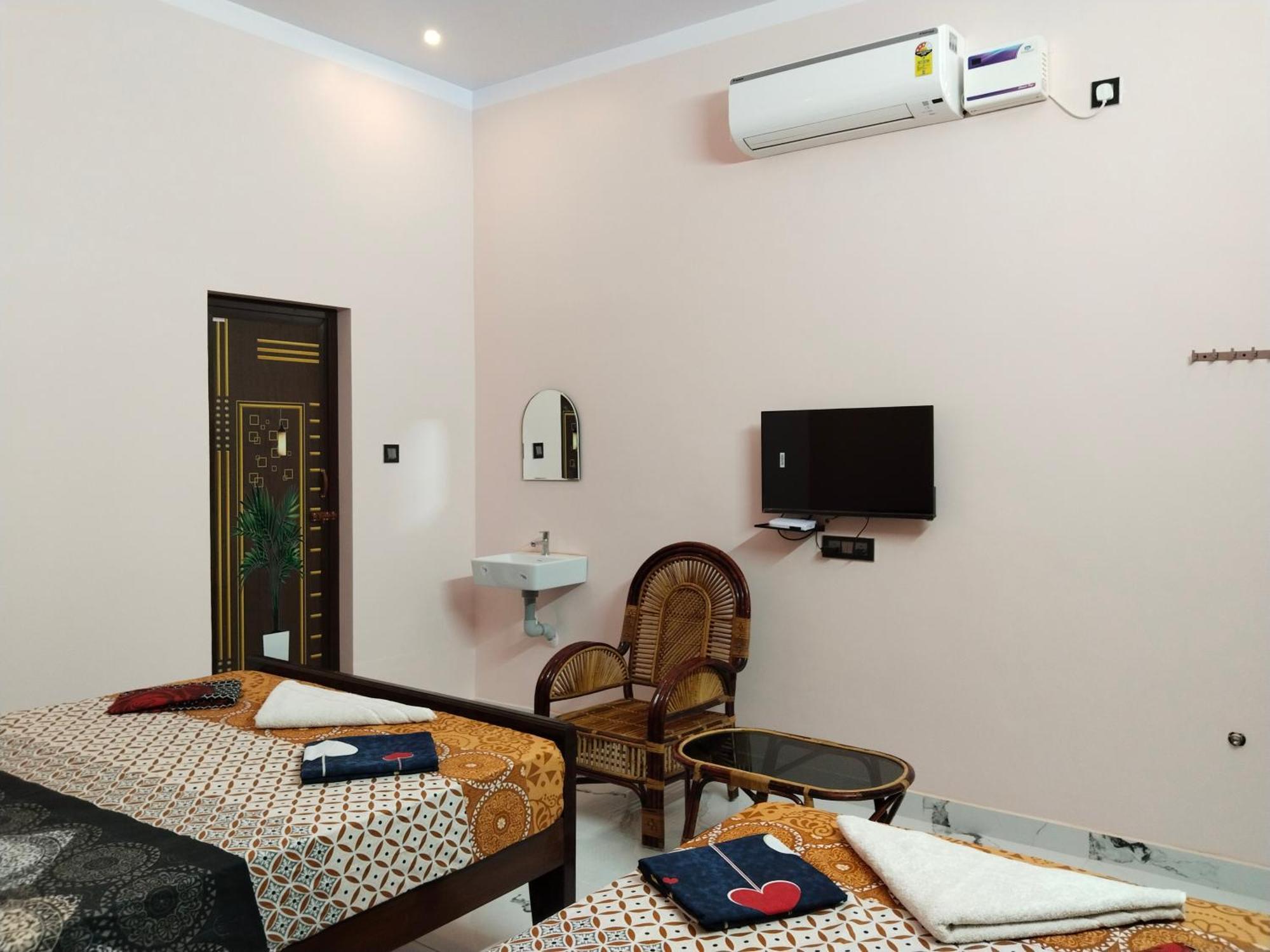 Hotel Vedhav Residency Kanyakumari Esterno foto