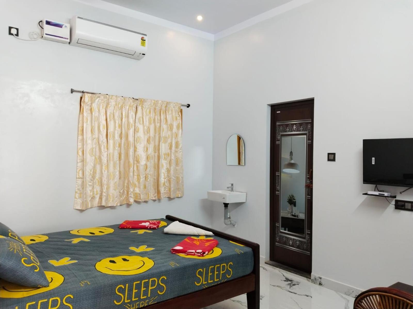 Hotel Vedhav Residency Kanyakumari Esterno foto
